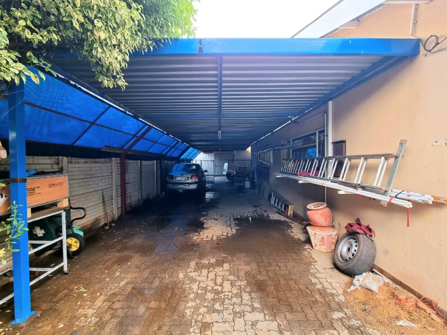 3 Bedroom Property for Sale in Rhodesdene Northern Cape